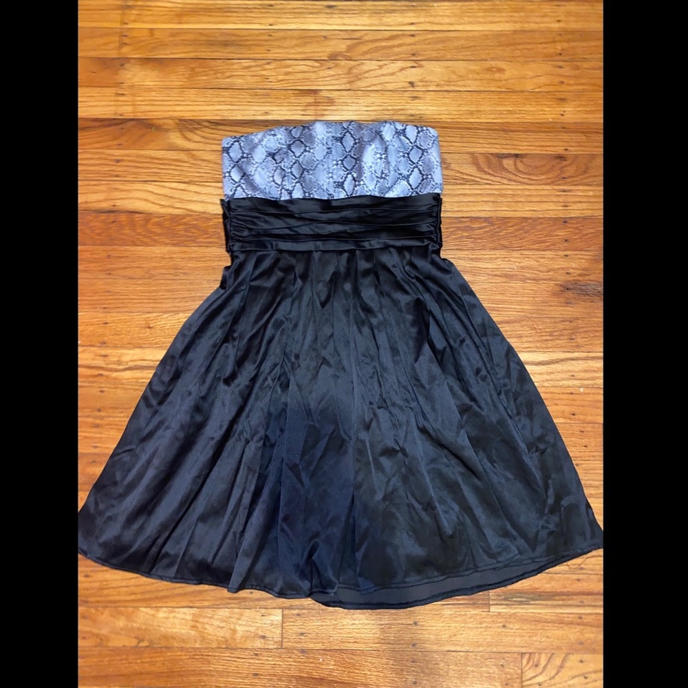 Elegant black snakeskin strapless dress